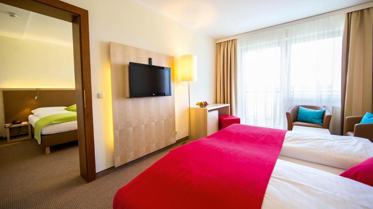 Momentum Hotel Anif Eksteriør billede